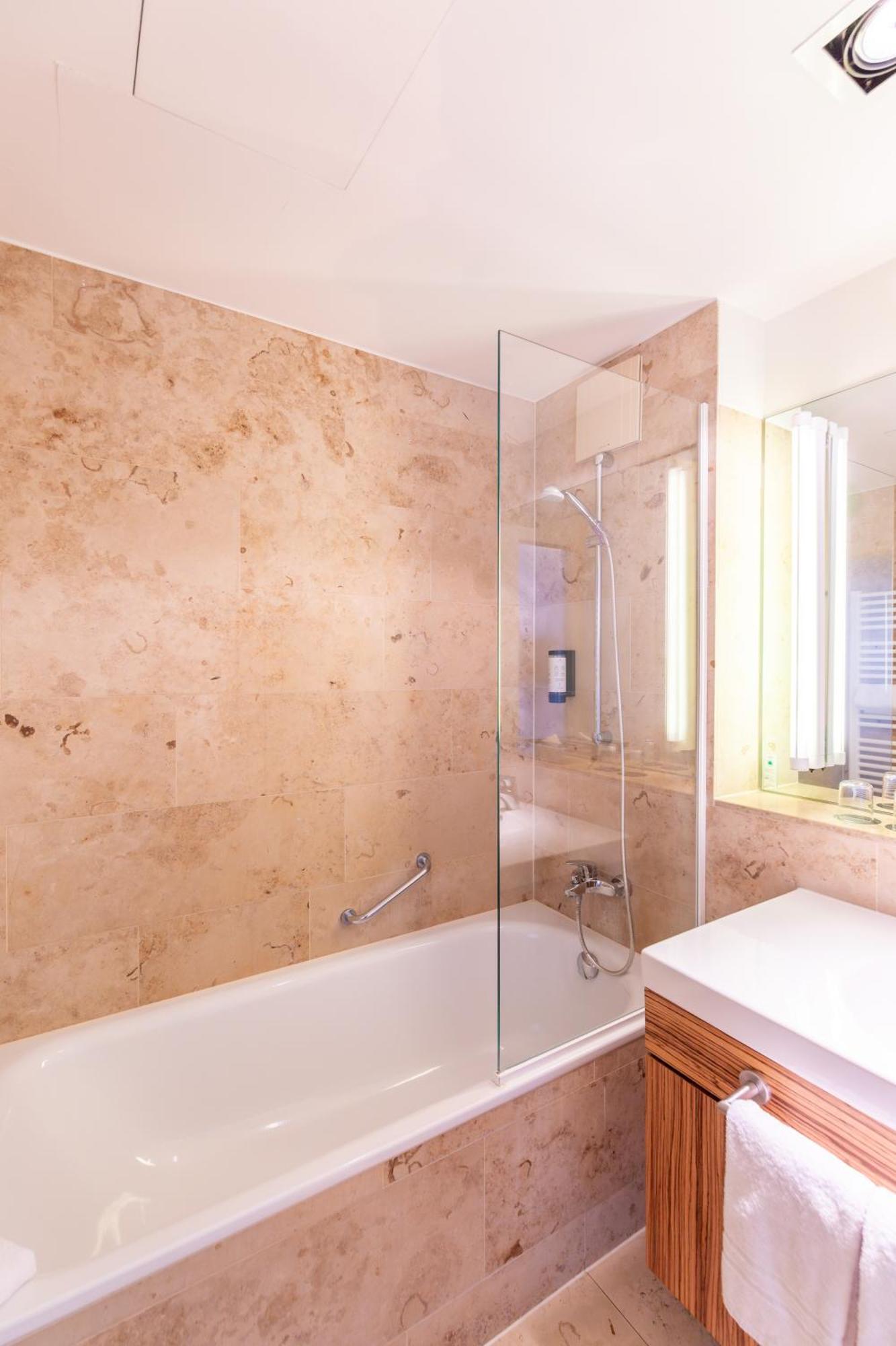 Hotel Achat Herzog Am Dom 4*